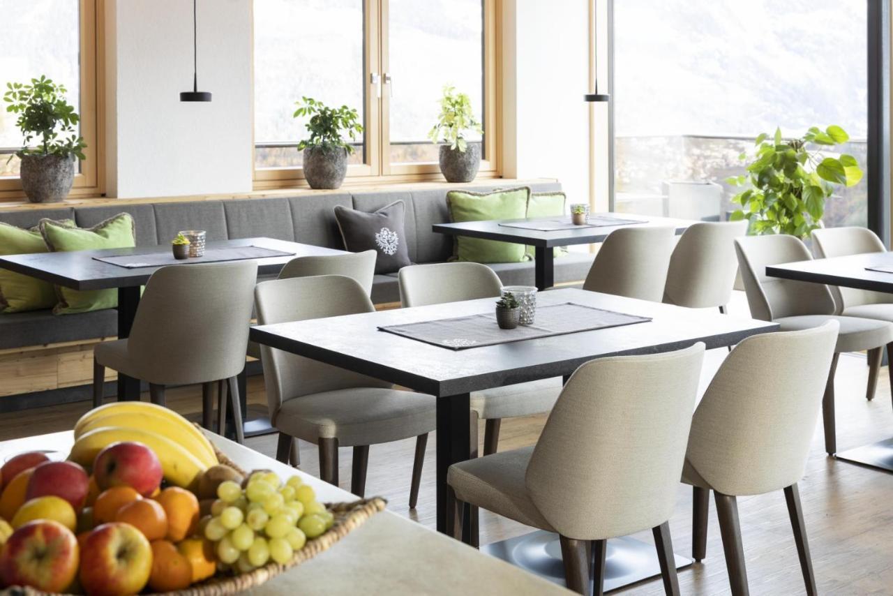 Hotel Garni Tirol Ладис Екстериор снимка