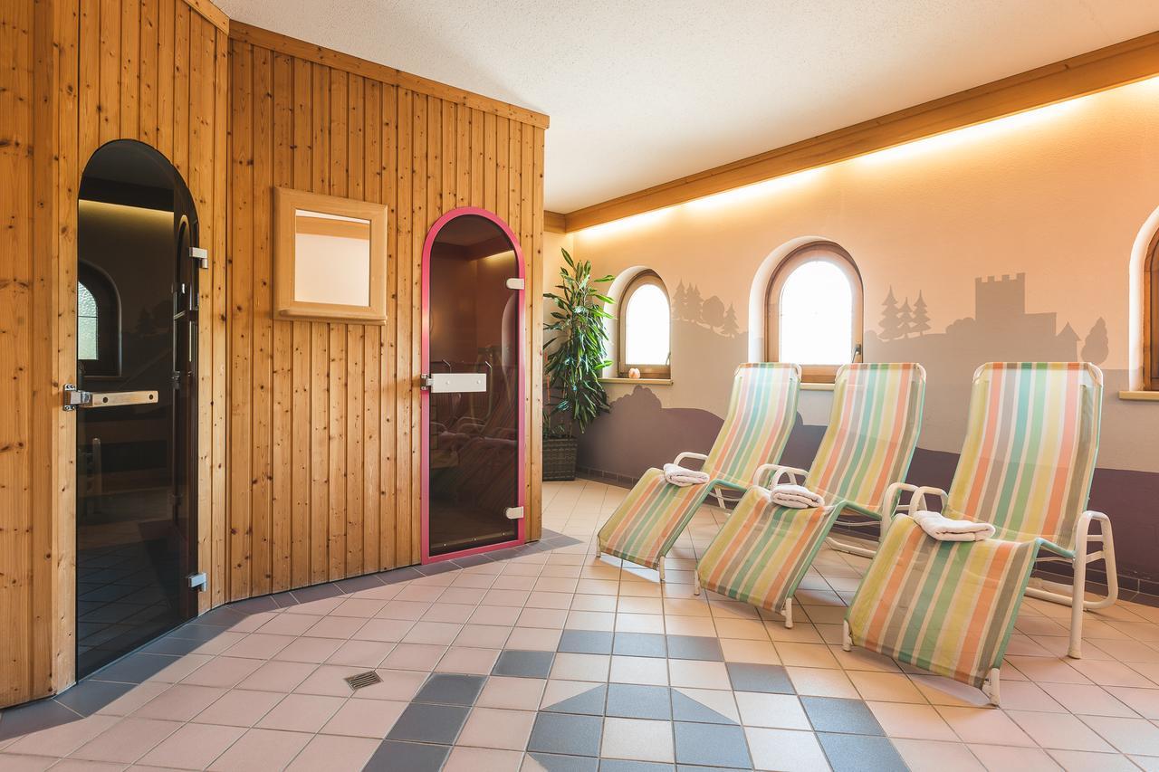 Hotel Garni Tirol Ладис Екстериор снимка