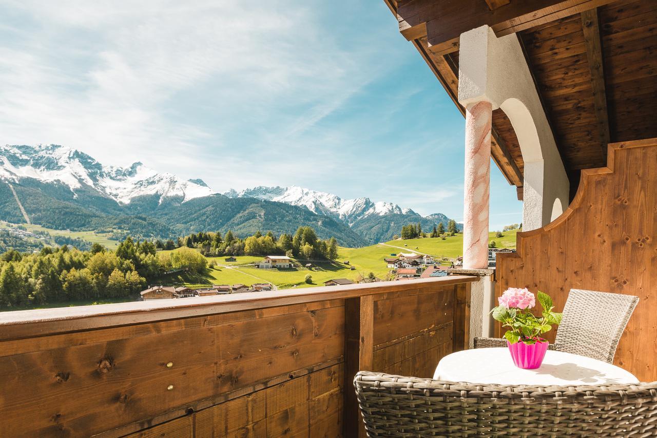 Hotel Garni Tirol Ладис Екстериор снимка